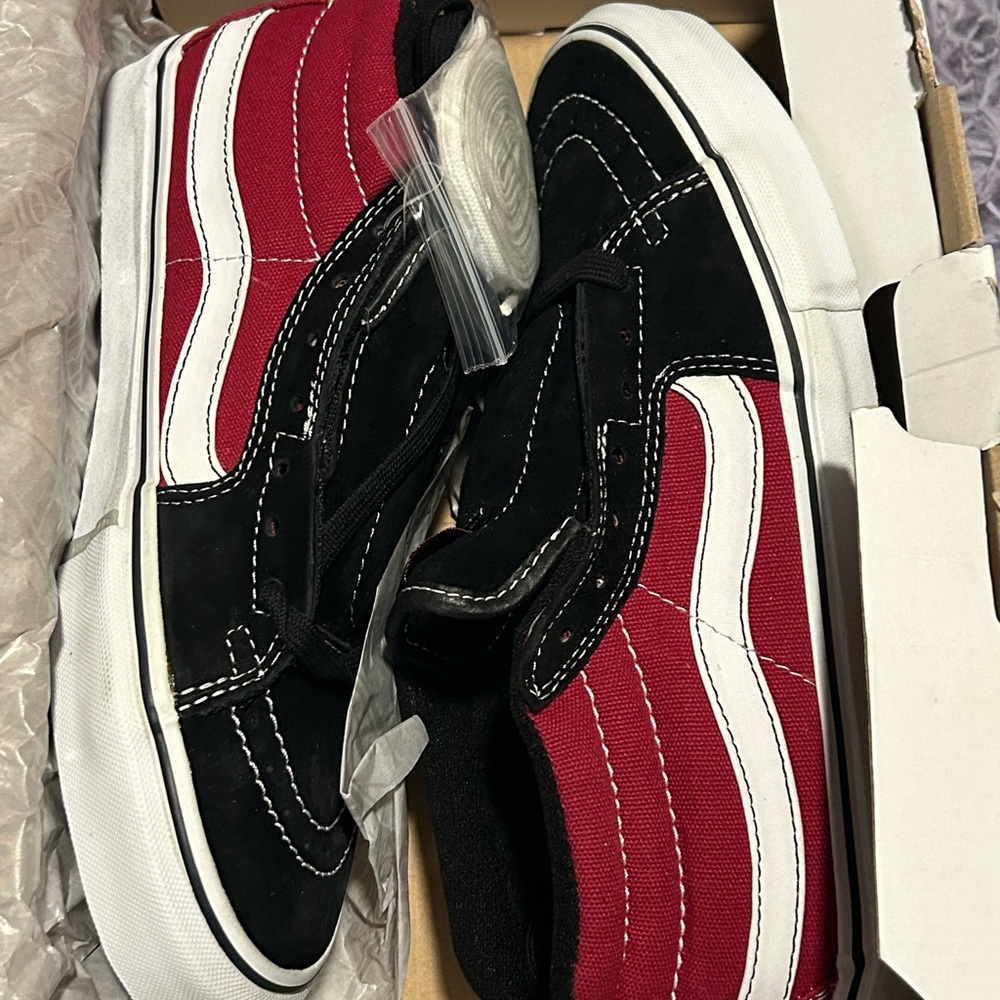 Vans new with tag 8 1/2 men’s 10 in women’s
